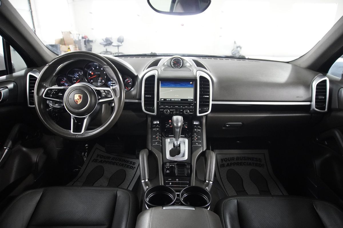 2016 Porsche Cayenne Base