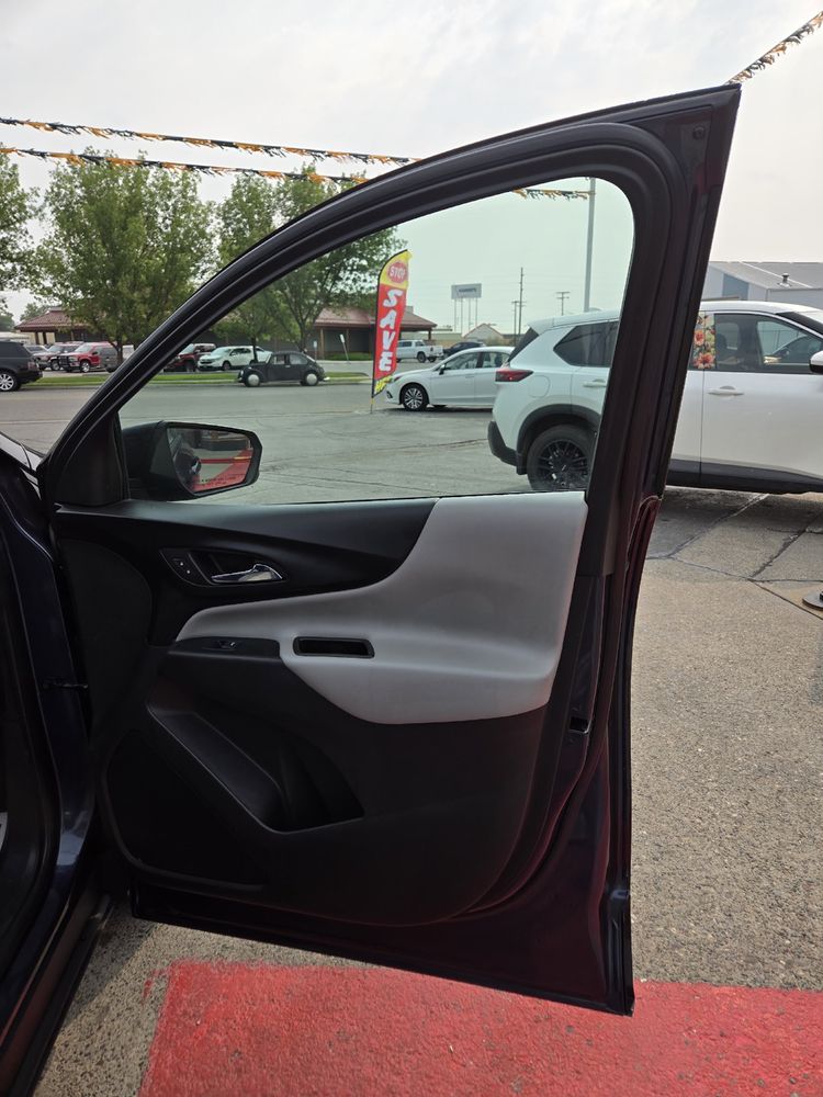 2019 Chevrolet Equinox LS photo 15