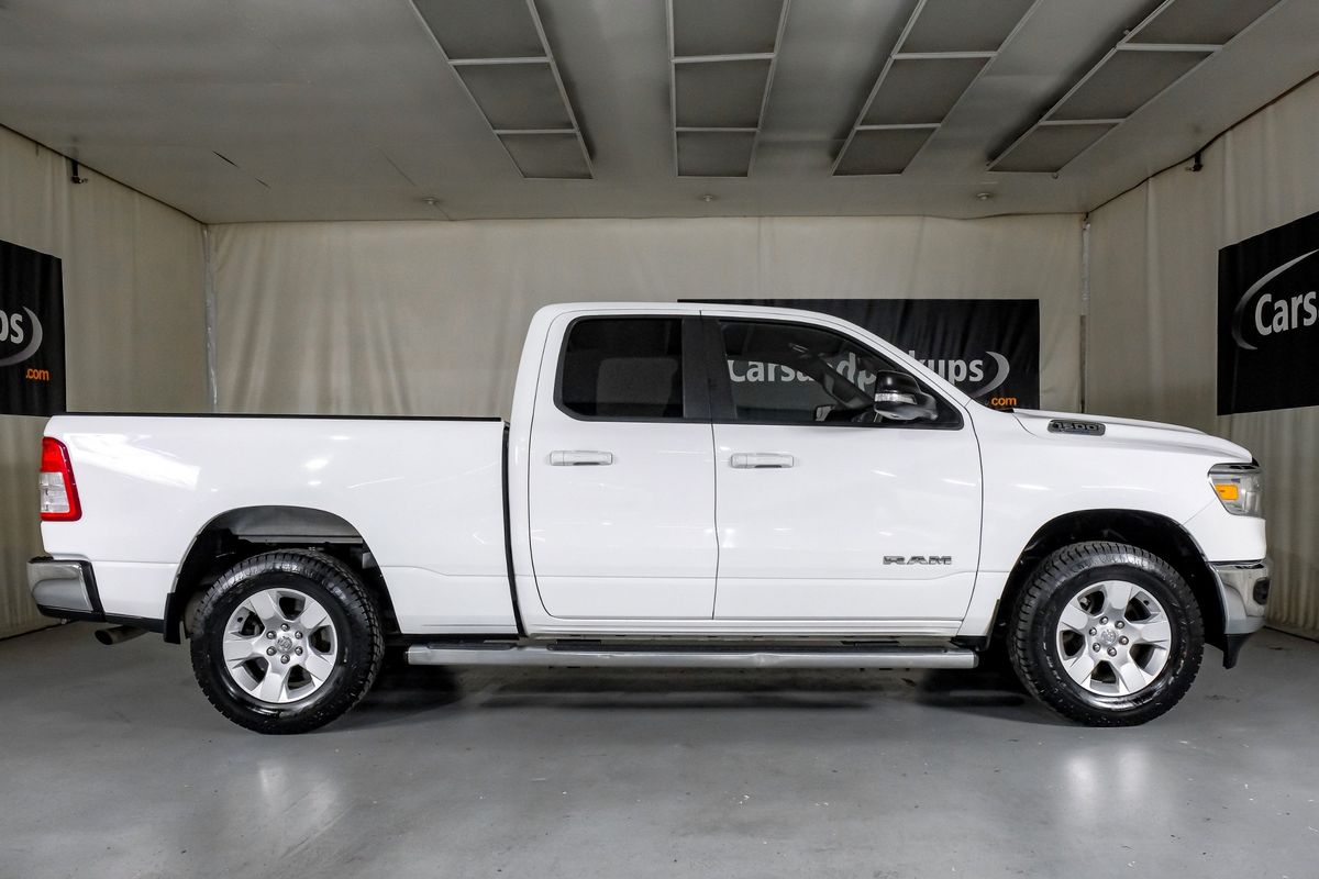 View vehicle photo 5