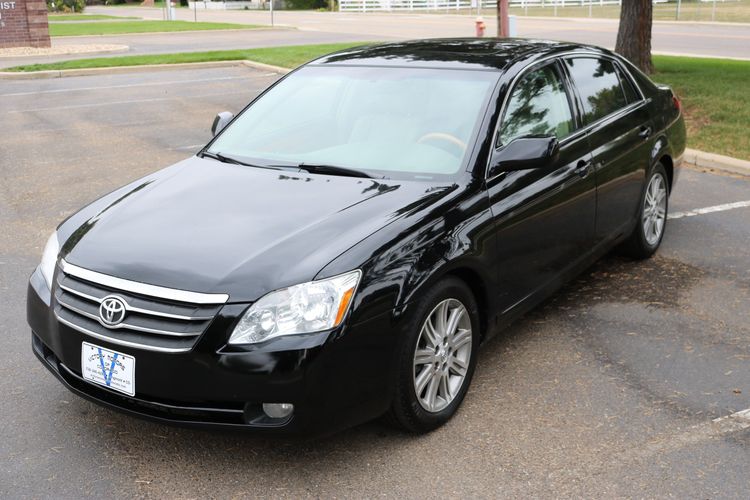 2005 Toyota Avalon Limited Victory Motors of Colorado