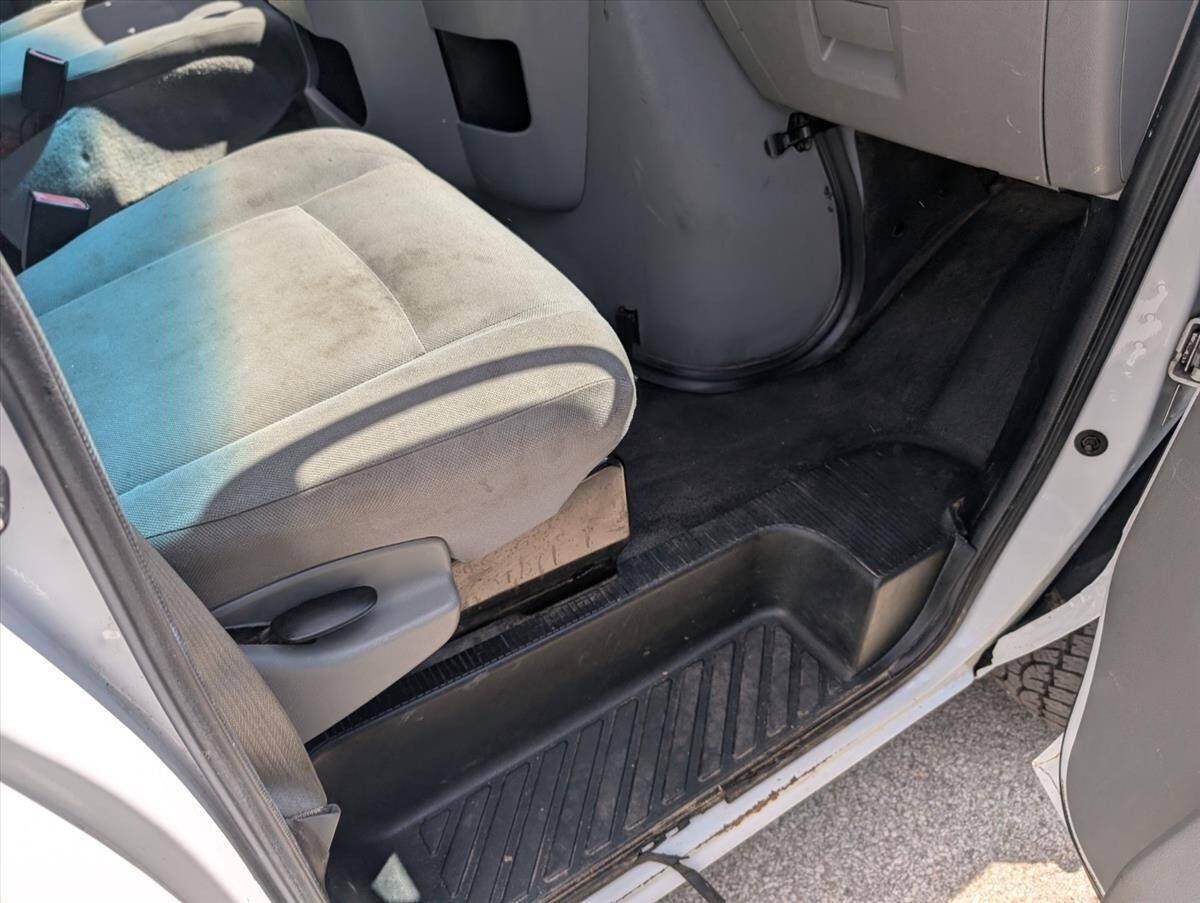 2014 Ford E-Series 25