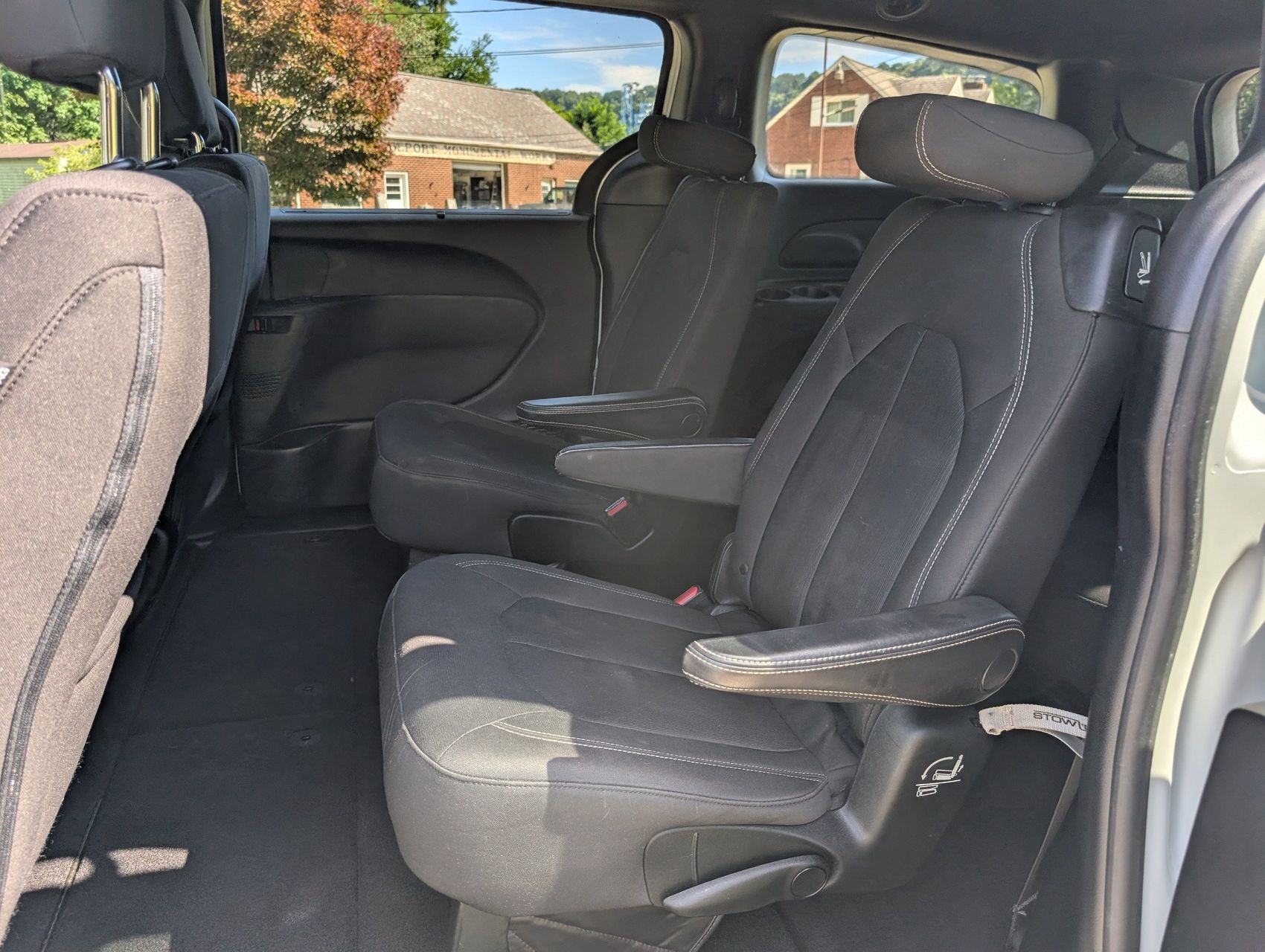 2018 Chrysler Pacifica 49