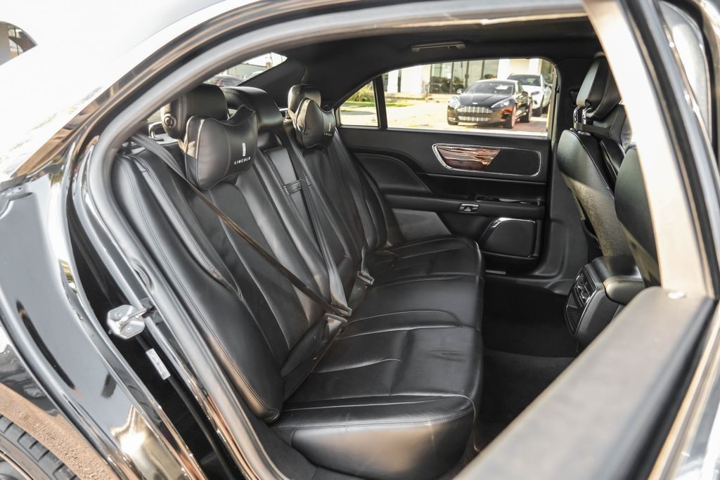2017 Lincoln Continental Select photo 33