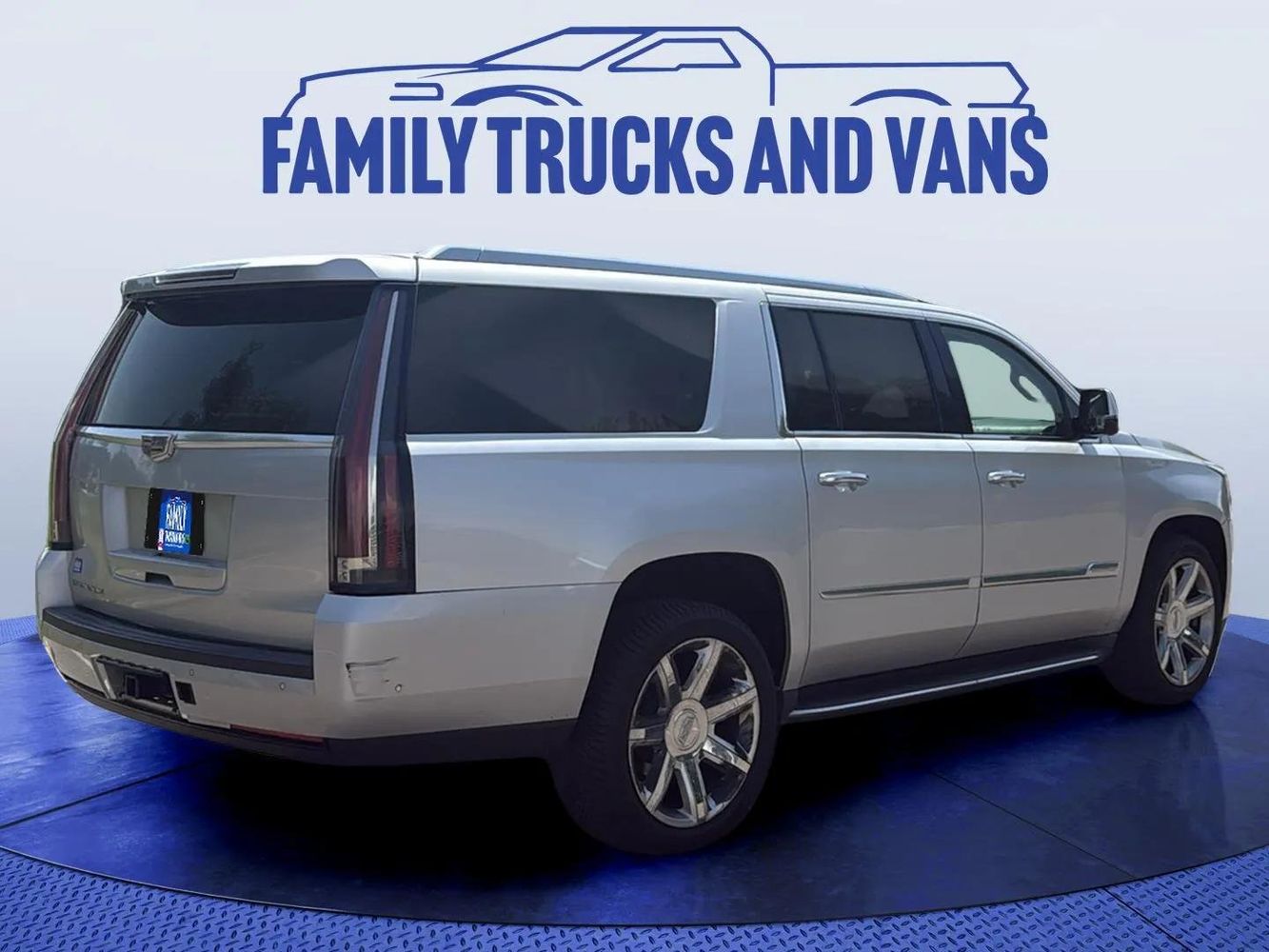2017 Cadillac Escalade ESV Luxury photo 5