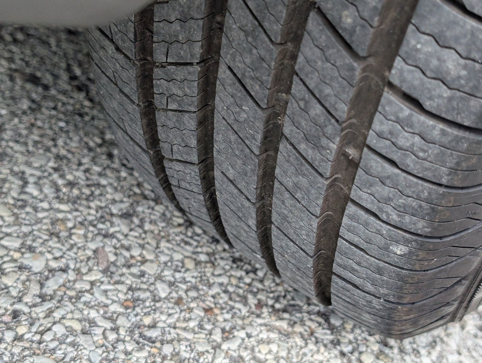 2005 Cadillac DeVille 46