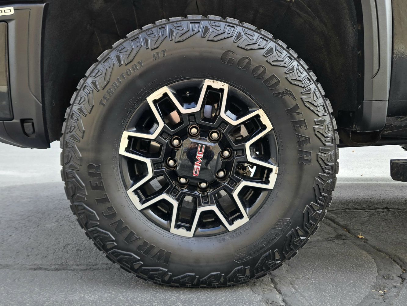 2025 Gmc Sierra HD AT4X photo 14