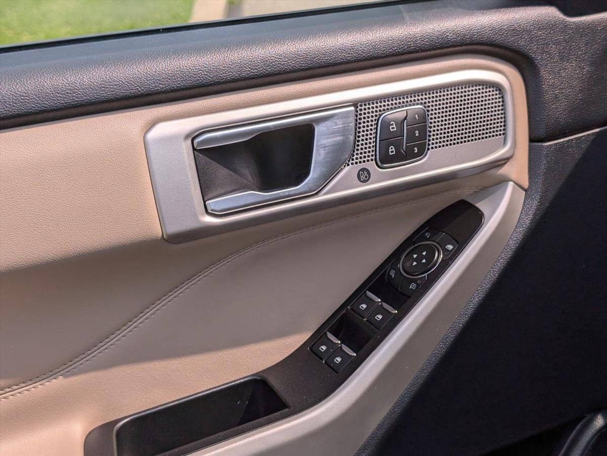 2020 Ford Explorer Hybrid Limited photo 26