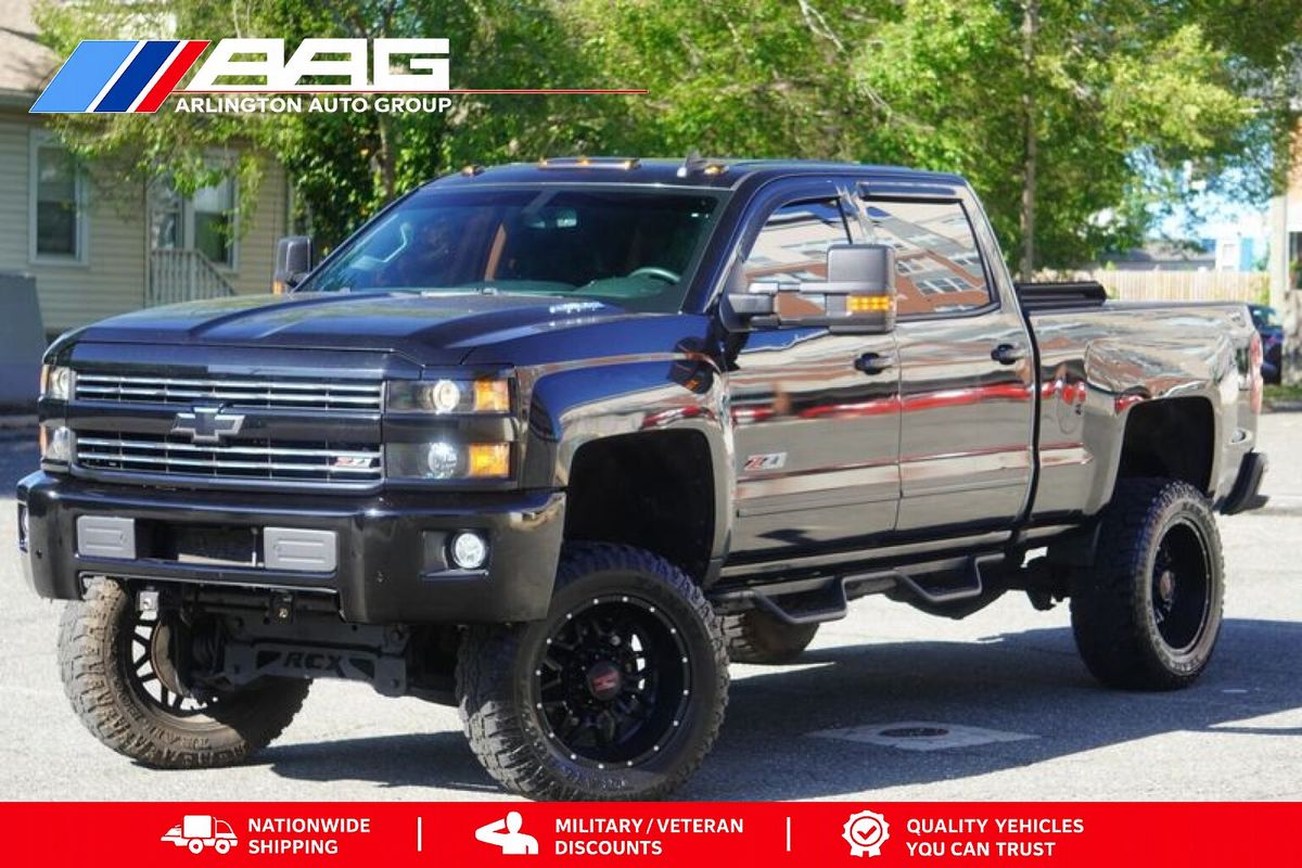 2016 Chevrolet Silverado 2500HD LT Crew Cab 4WD Pickup Truck Four-Wheel Drive 6-Speed Automatic Overdrive