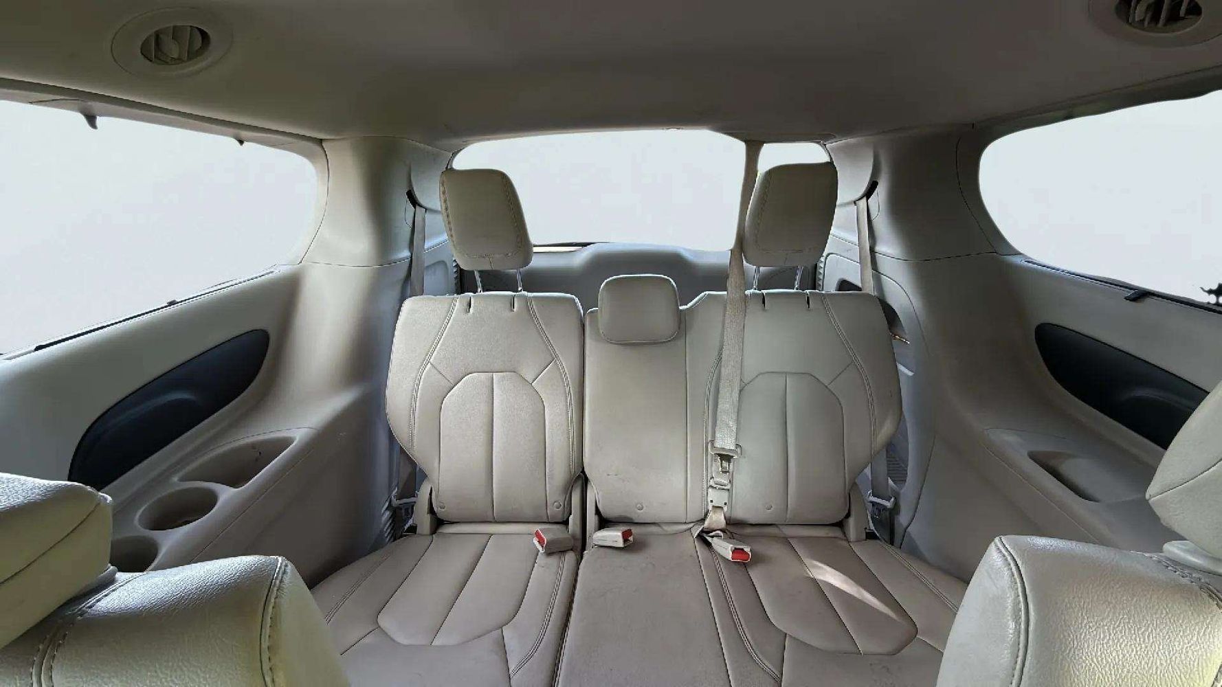 2017 Chrysler Pacifica Touring L photo 16