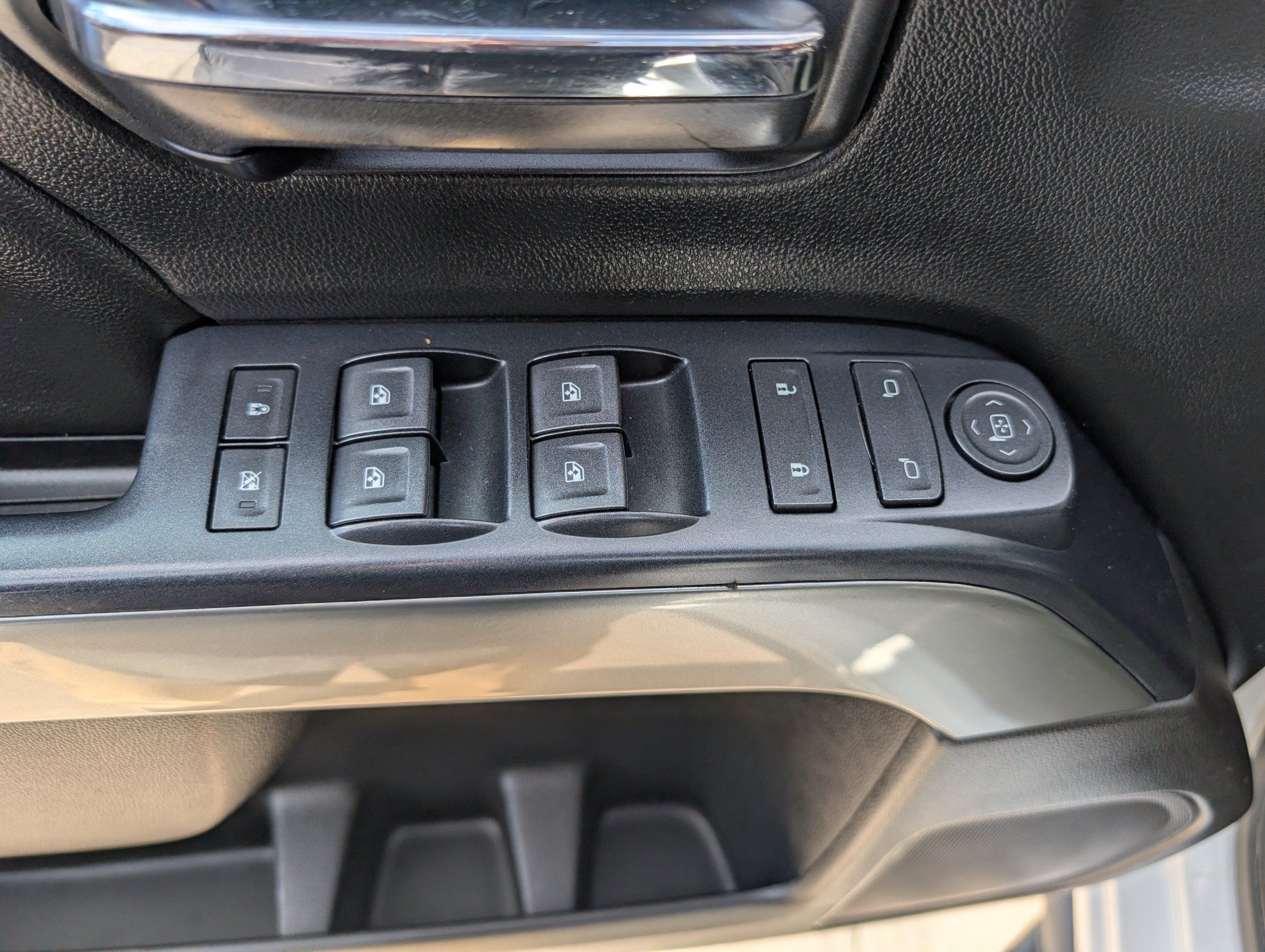 2018 Chevrolet Silverado 2500HD LT - Photo 8