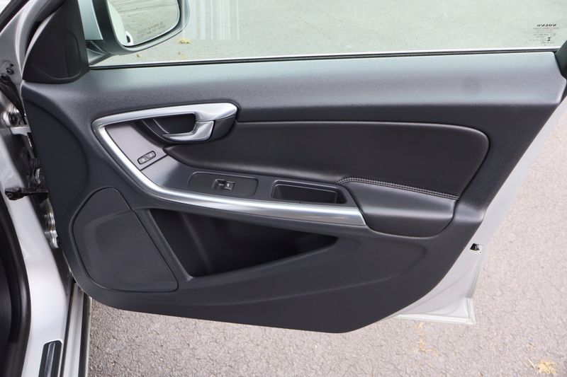 2014 Volvo S60 T5 Platinum | Victory Motors of Colorado