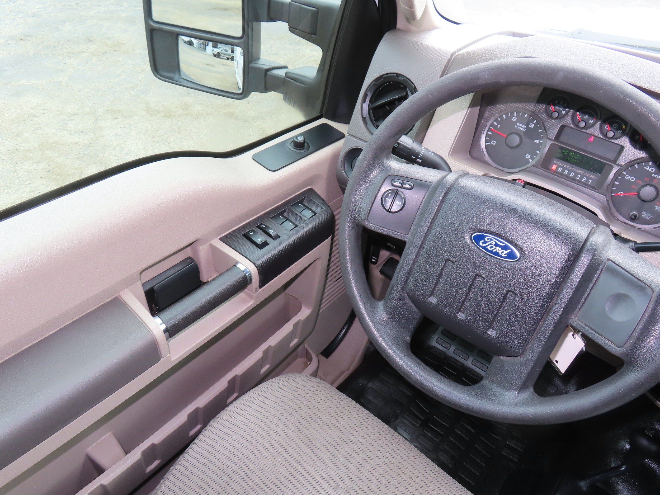 2009 Ford F-350 Super Duty XL - Photo 11
