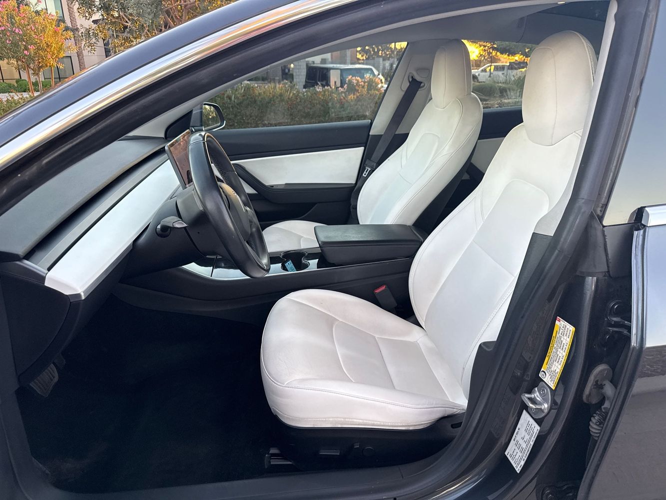 2019 Tesla Model 3 Standard Range Plus photo 8