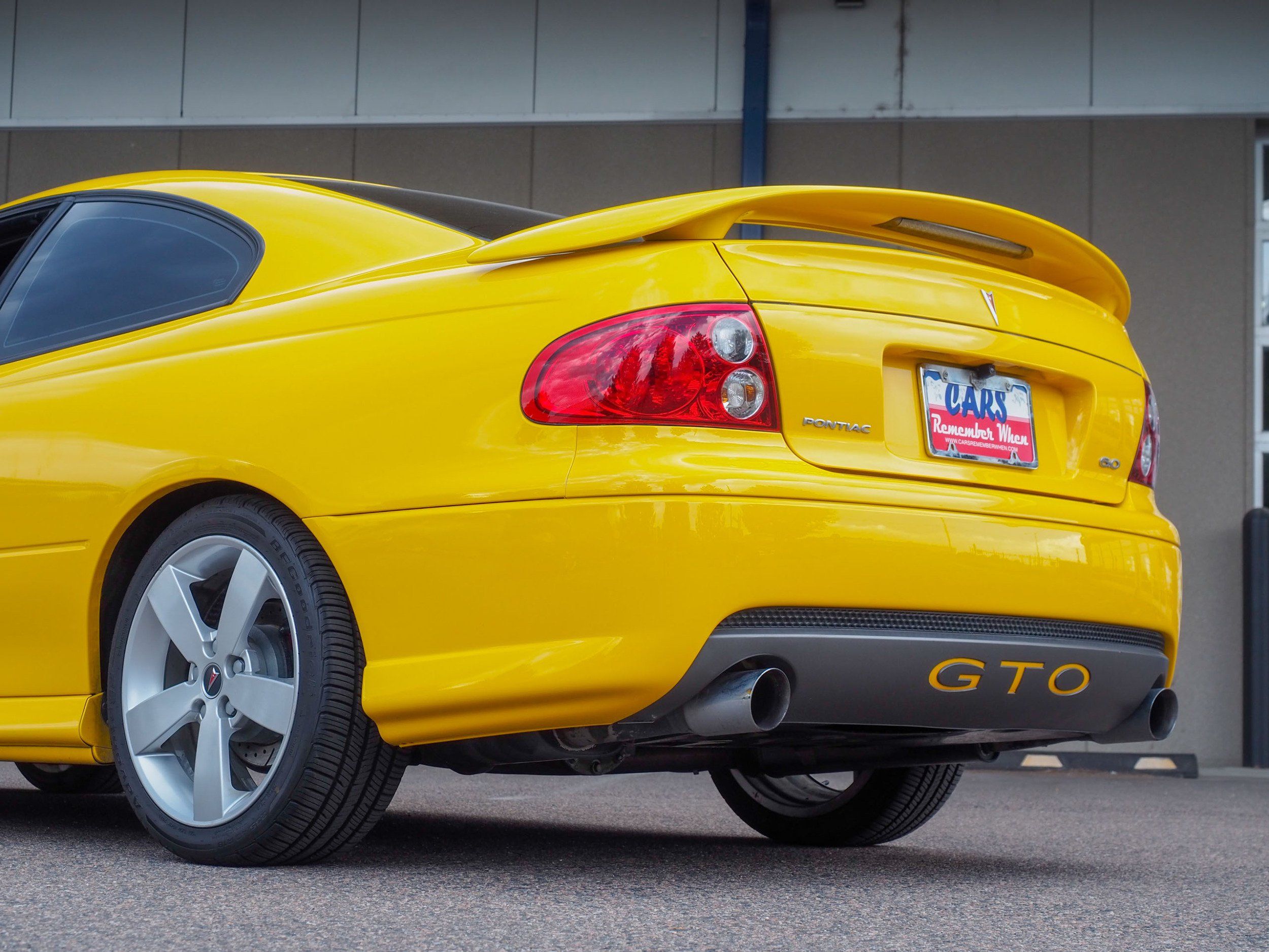 2005 Pontiac GTO Yellow 