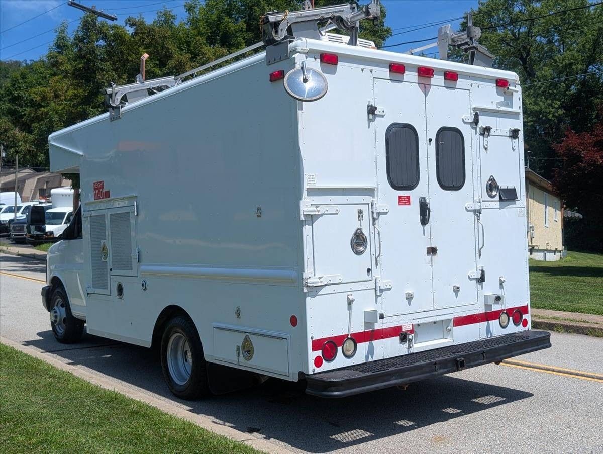 2008 Chevrolet Express Cutaway 6