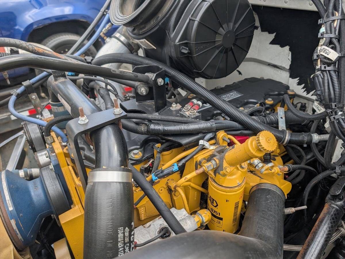 2007 Peterbilt 335 68