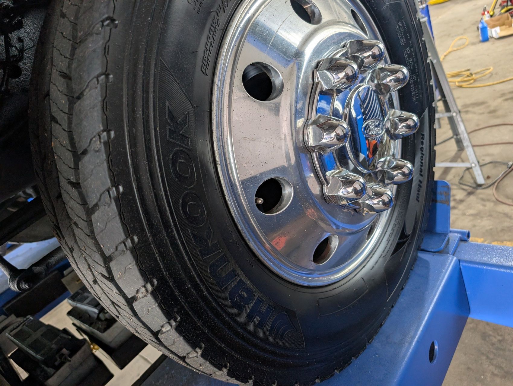 2001 Ford F-550 283