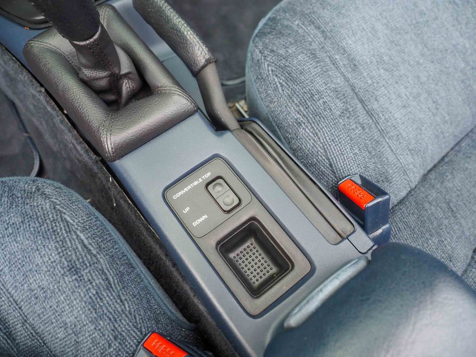 1990 Chrysler Le Baron 67