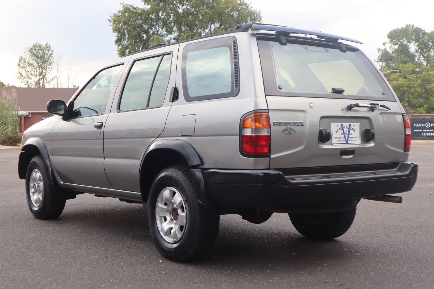 1998 Nissan Pathfinder SE Victory Motors of Colorado 1998 Nissan Pathfinder SE Victory Motors of Colorado