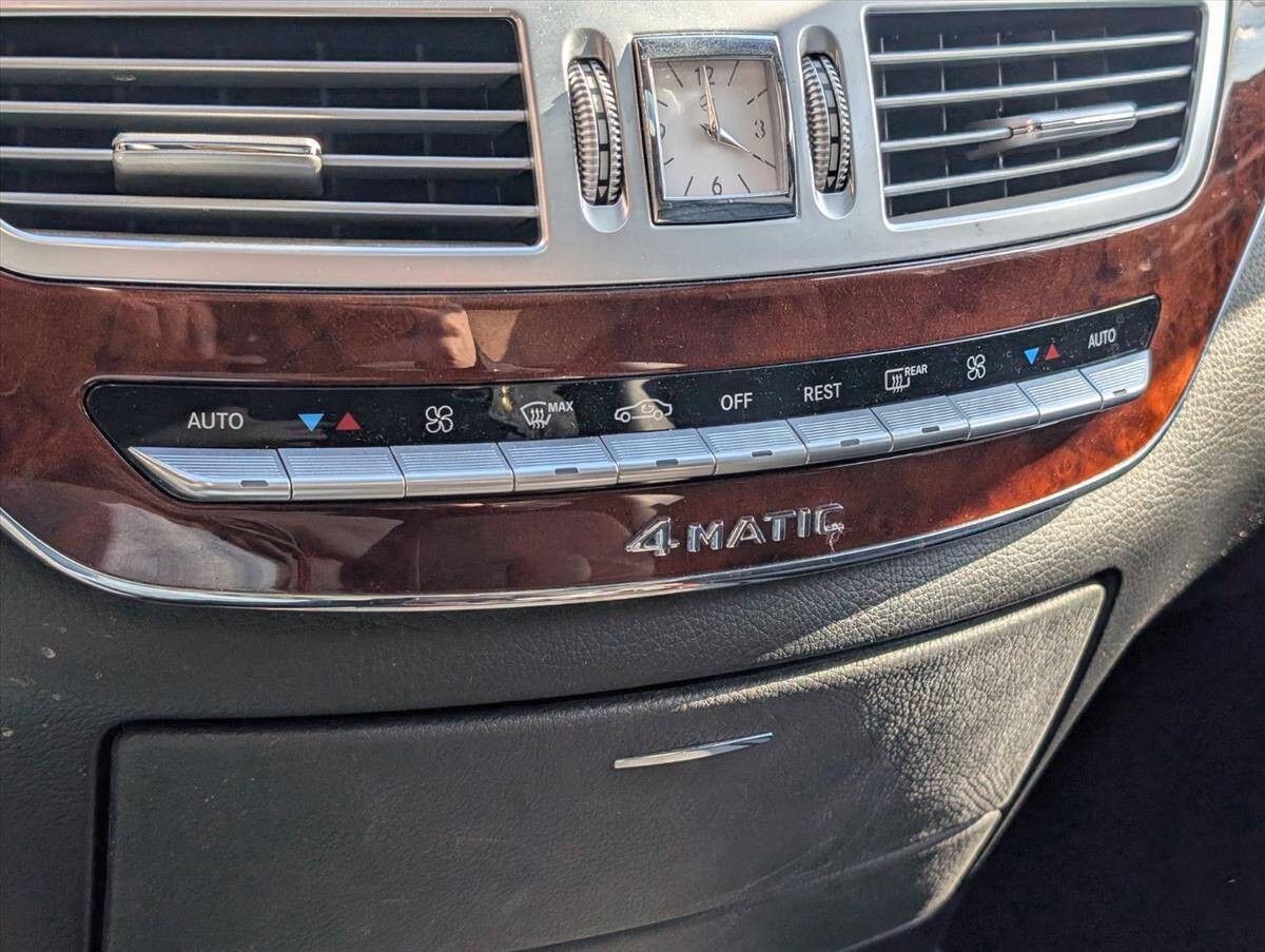 2009 Mercedes-Benz S-Class 47