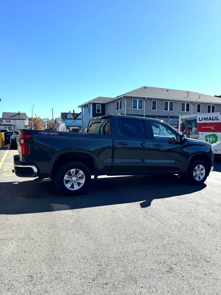 2025 Chevrolet Silverado 1500 LT photo 3