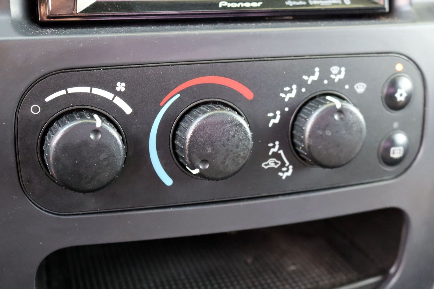 2004 Dodge Ram 2500 SLT Victory Motors of Colorado