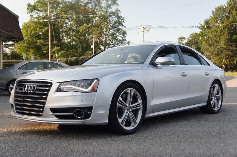 Audi s8 2013