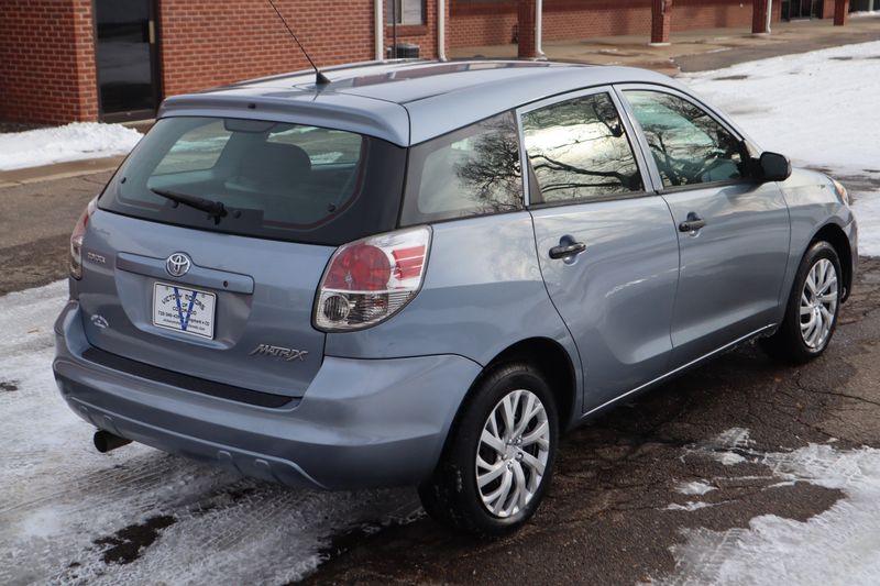 2005 Toyota Matrix Photos