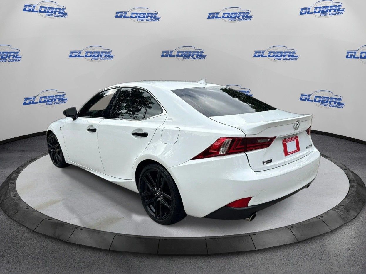 Lexus IS photo 7