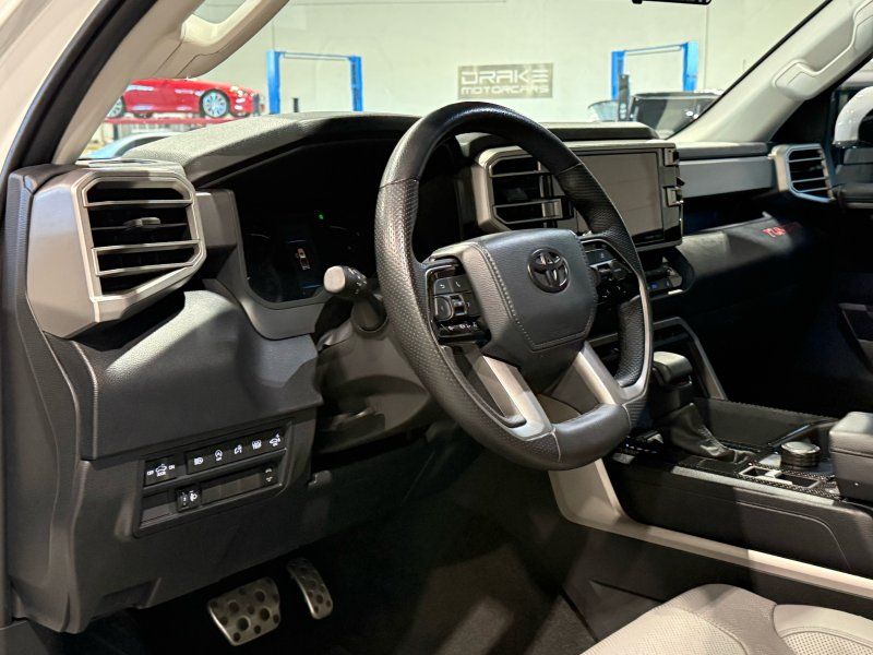 2022 Toyota Tundra SR5, photo 10