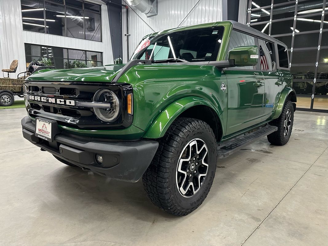 2022 Ford Bronco 4-Door Outer Banks's photo