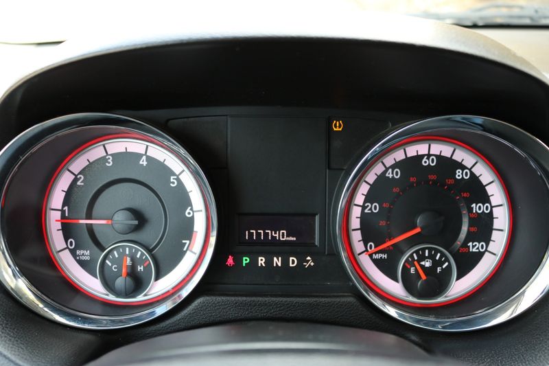 2013 Dodge Grand Caravan Photos