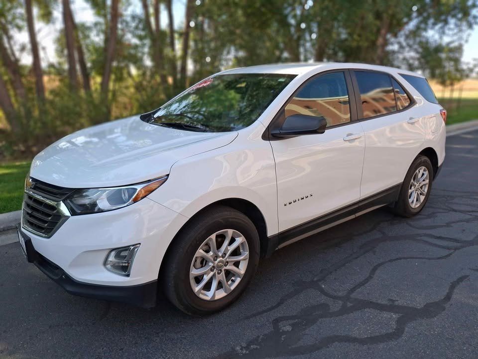 2020 Chevrolet Equinox LS's photo