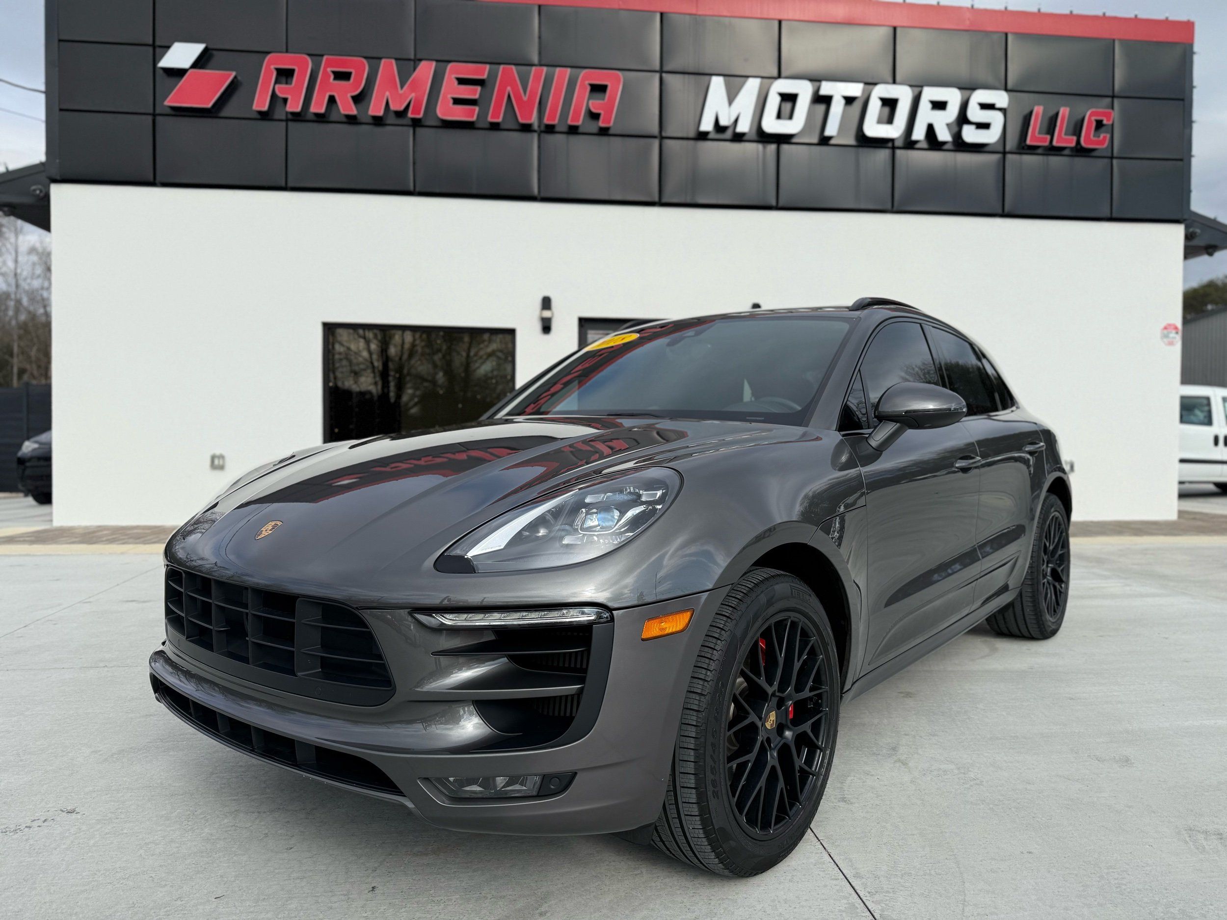 2018 Porsche Macan GTS's photo