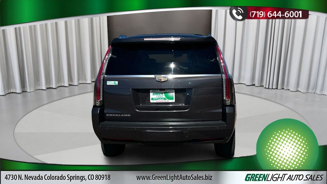 2017 Cadillac Escalade Luxury photo 4