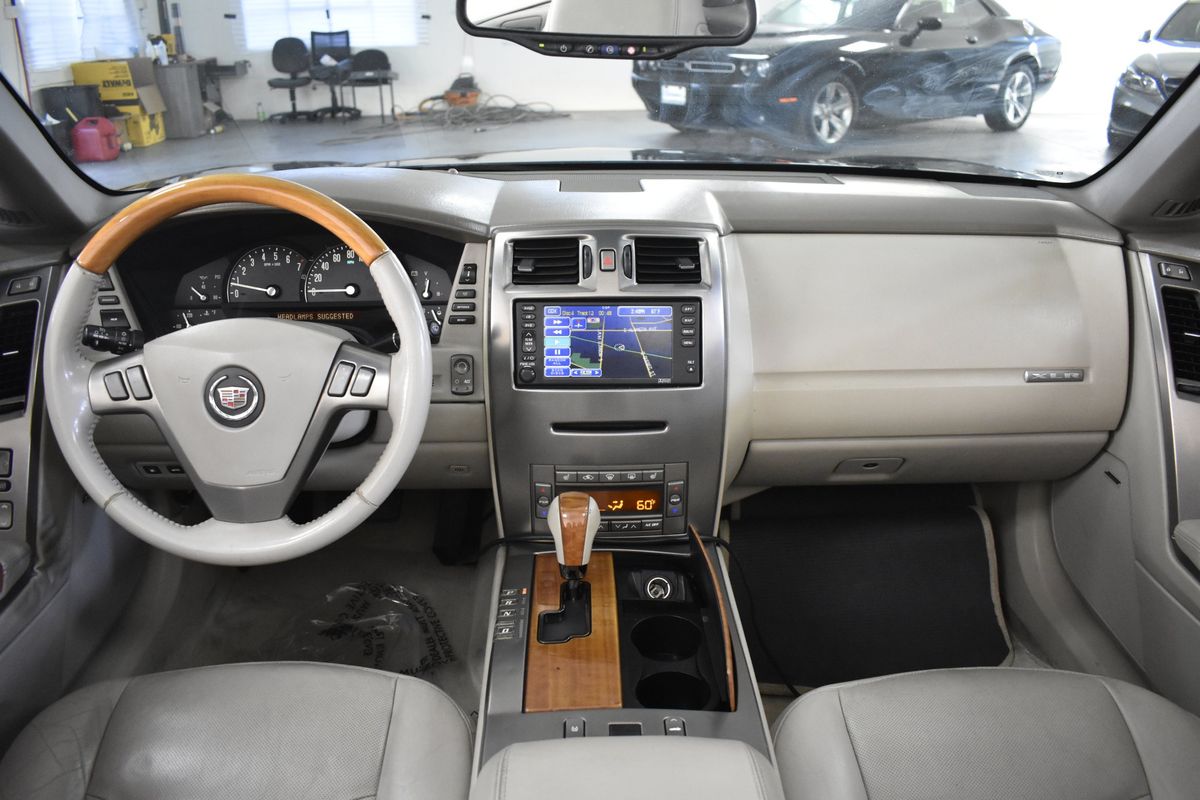 2005 Cadillac XLR Standard