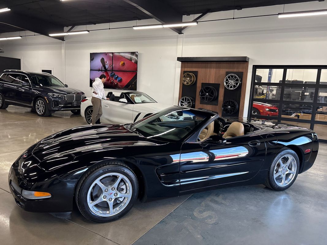 Black 2001 Chevrolet Corvette Convertible RWD Convertible Rear-Wheel Drive 6-Speed Manual