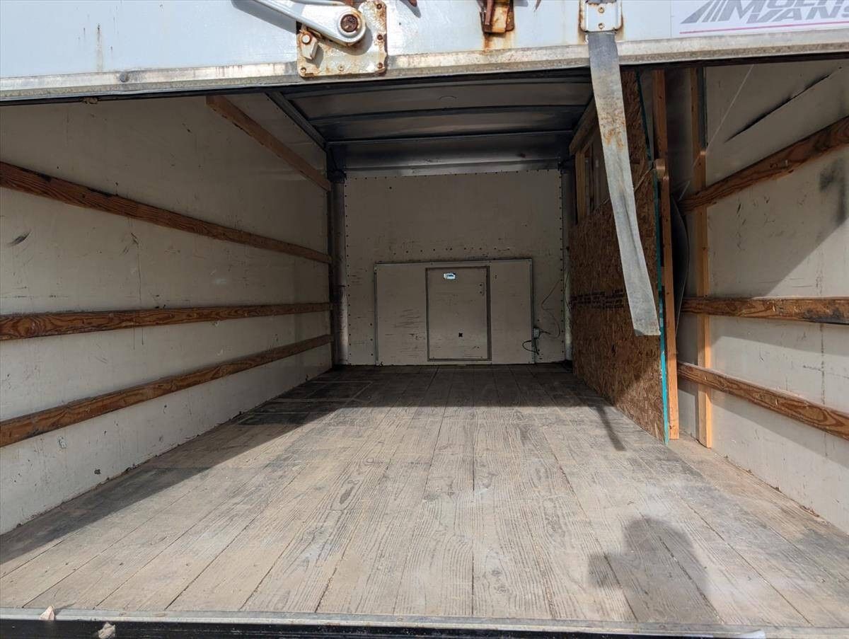 2017 Ford E-Series 36