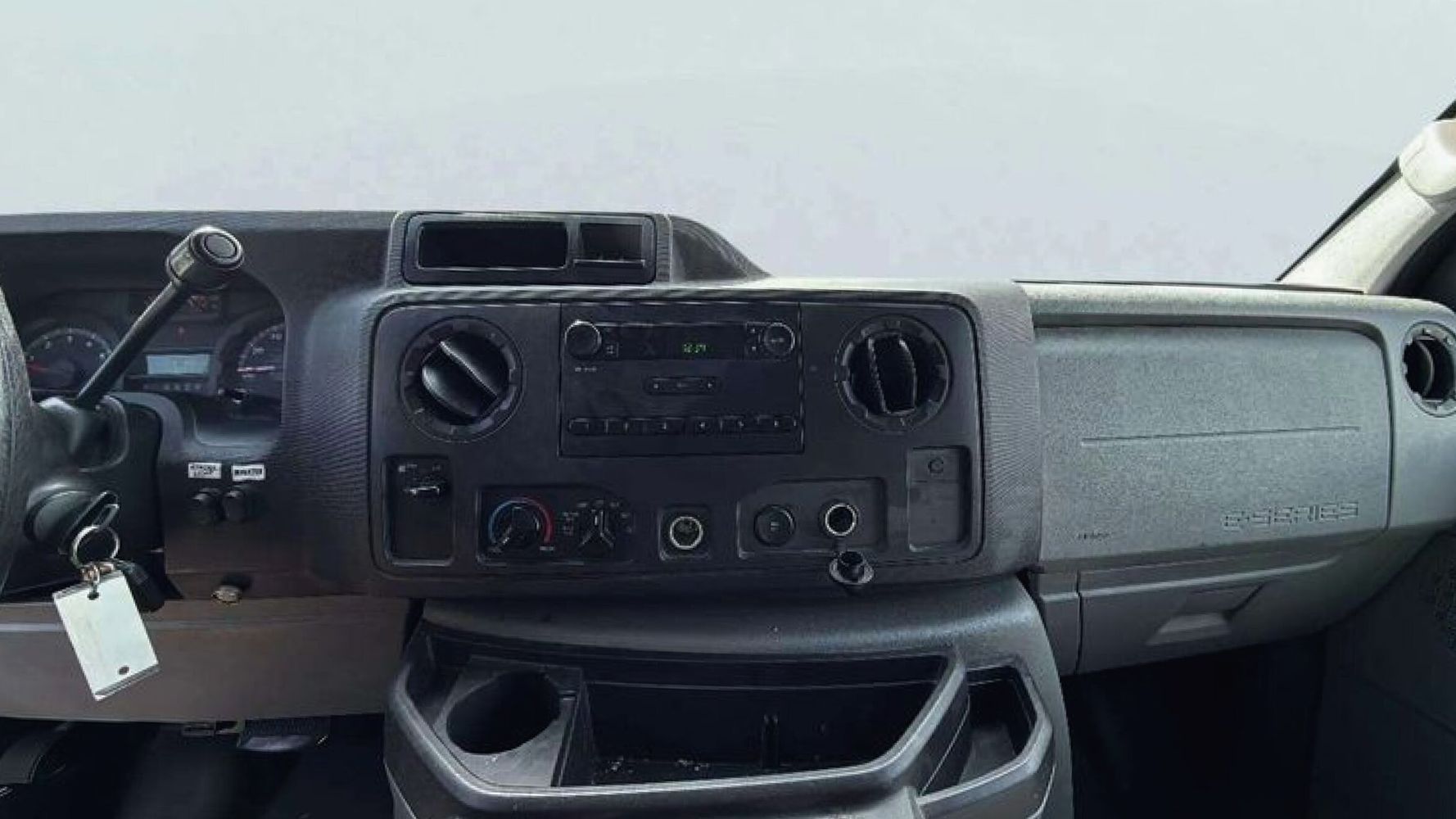 2011 Ford E-250 Cargo photo 10