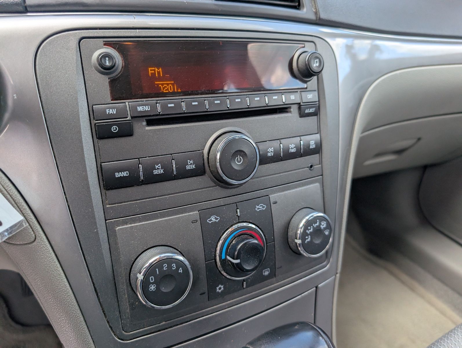 2009 Saturn Aura 48