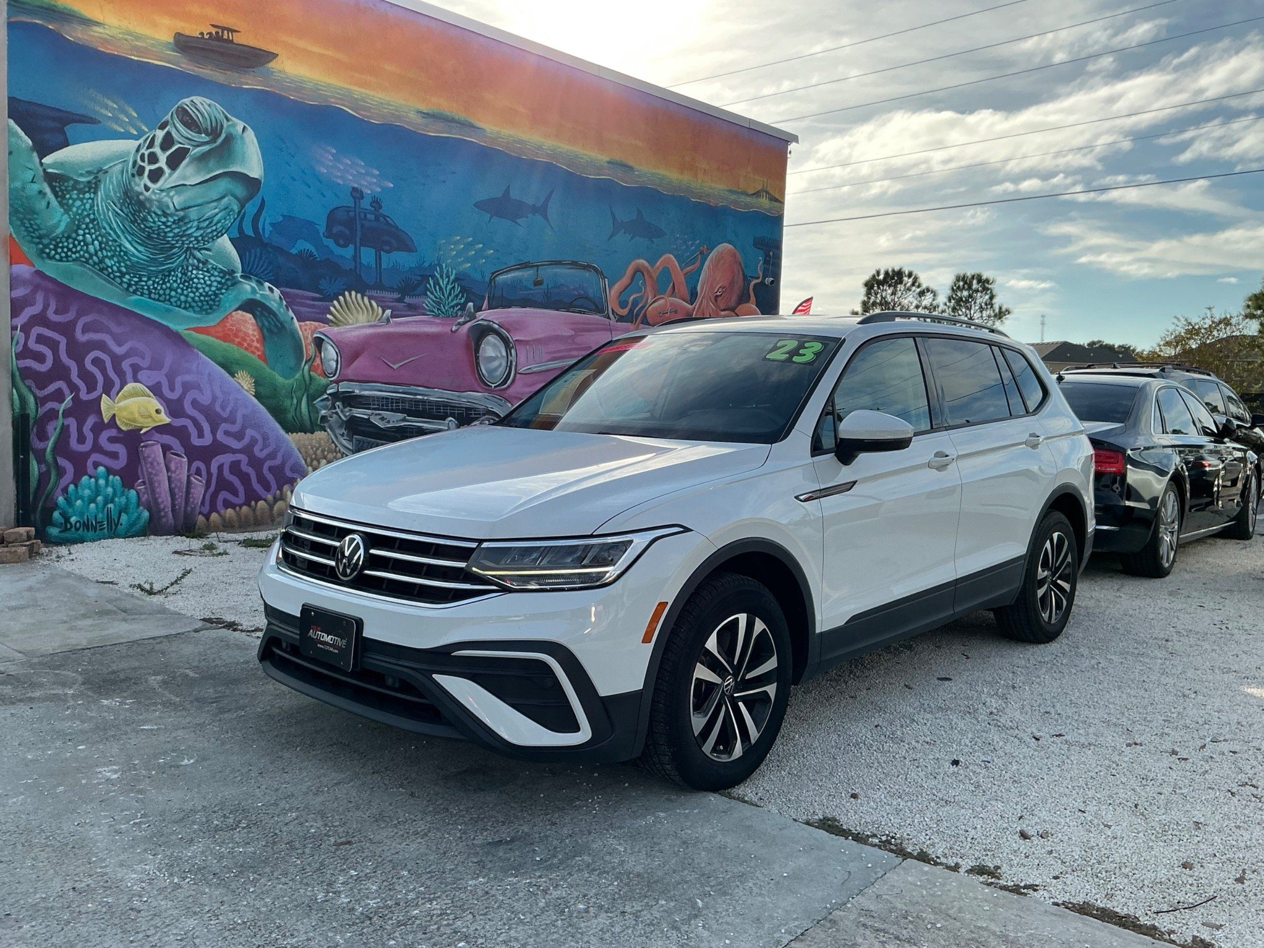 2023 Volkswagen Tiguan S's photo