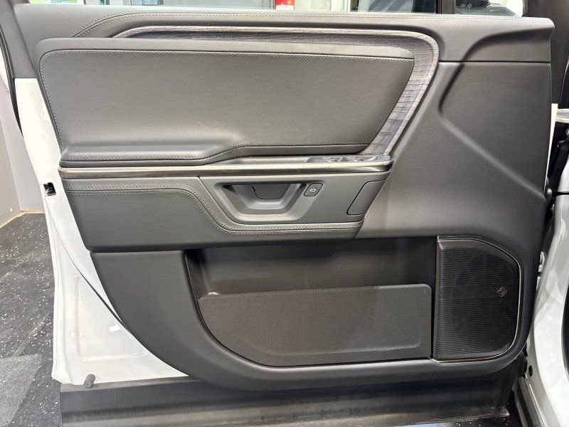 2025 Rivian R1S Adventure - Photo 23