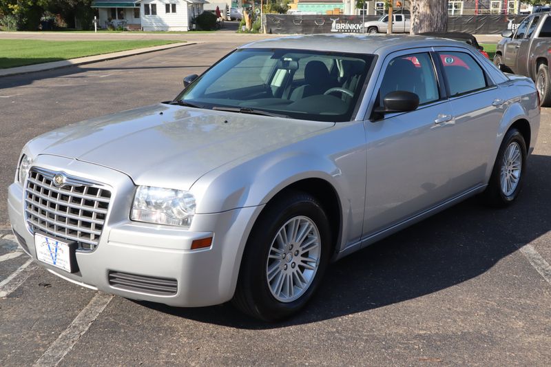 2009 Chrysler 300 Photos