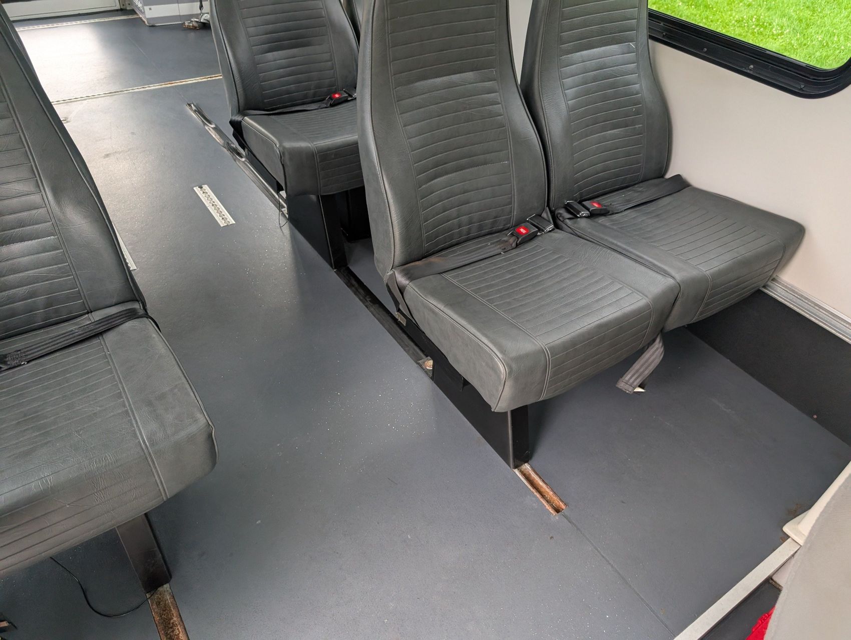 2016 Ford E-350 44
