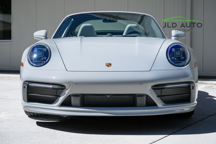 2024 Porsche 911 Targa 4S photo 3