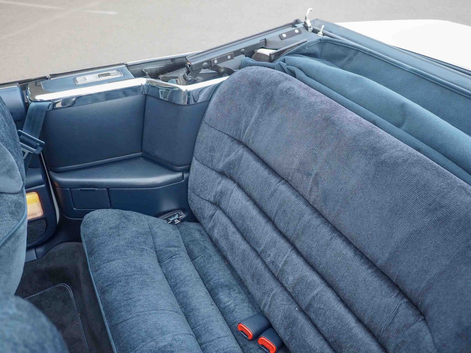 1990 Chrysler Le Baron 56