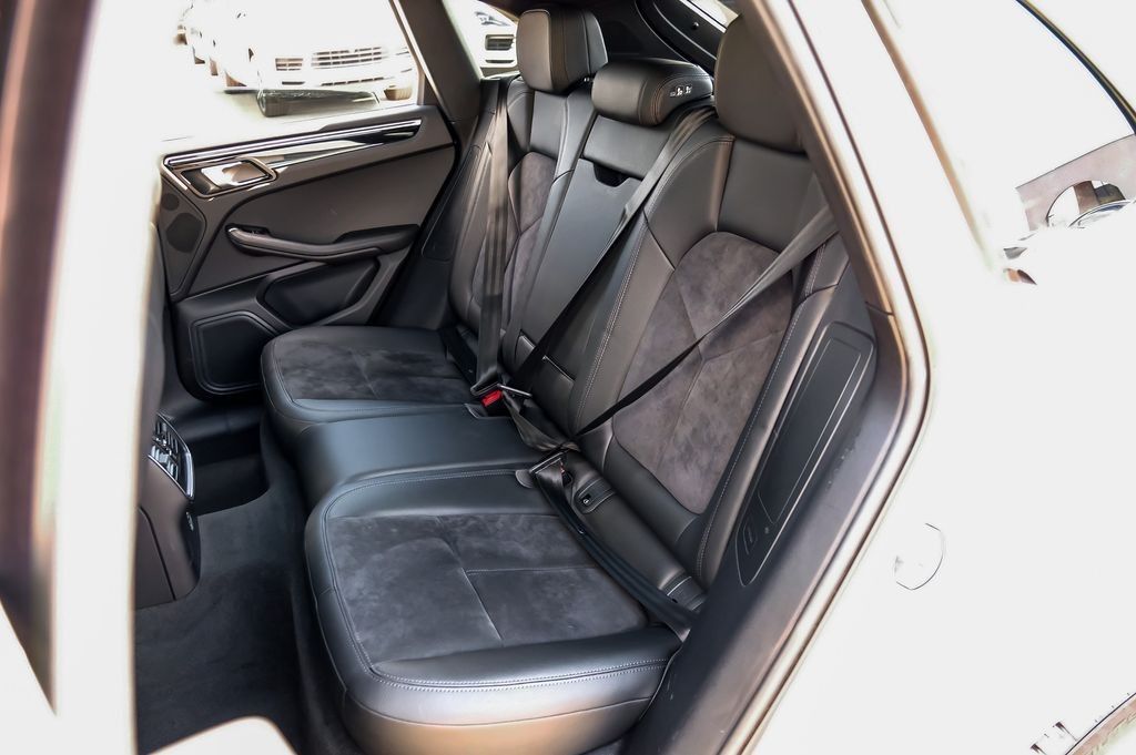 2021 Porsche Macan S - Photo 46