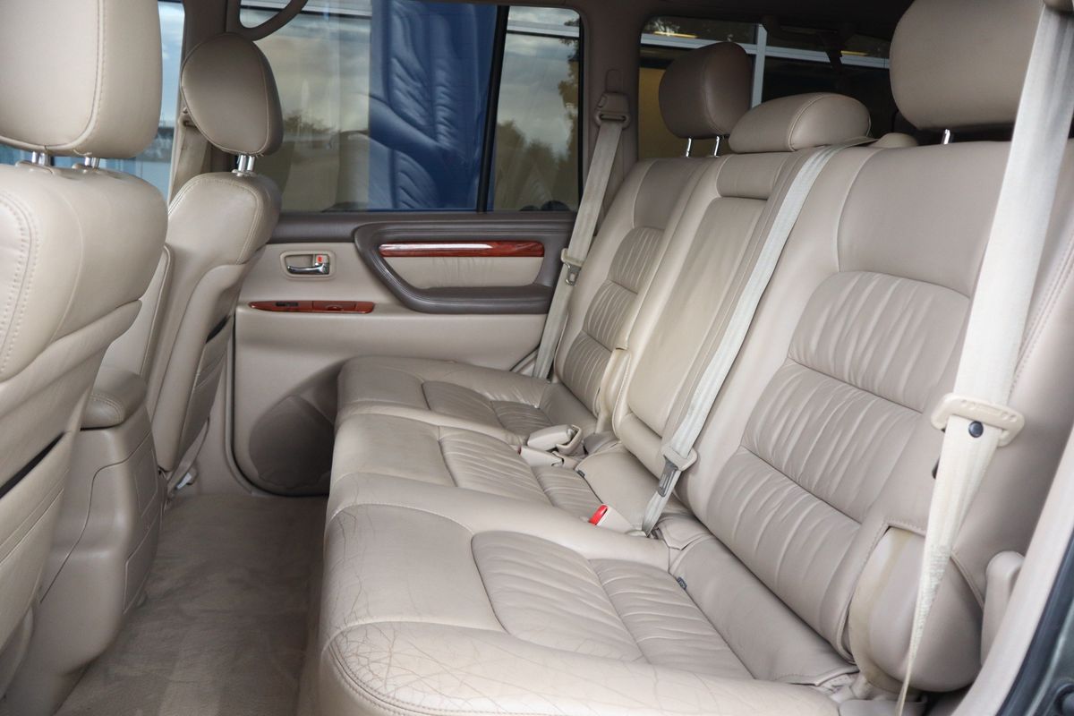 2001 Lexus LX 470 Base