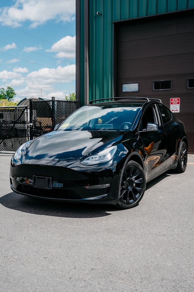 2022 Tesla Model Y Long Range Dual Motor All-Wheel Drive's photo
