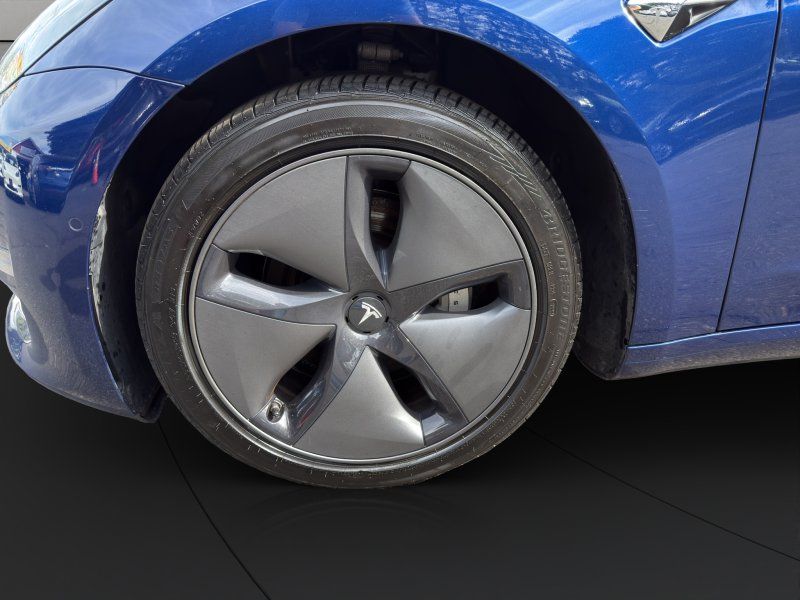 2019 Tesla Model 3 Long Range photo 19